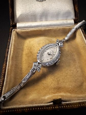 Reloj HAMILTON con brazalete extensible y diamantes