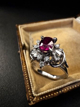Anello  con  Rubino  e  Diamanti 