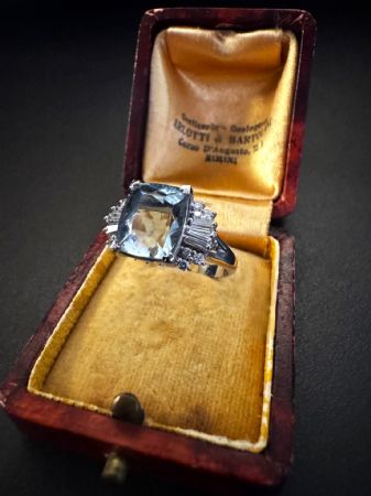 Ring with Aquamarine and Diamonds