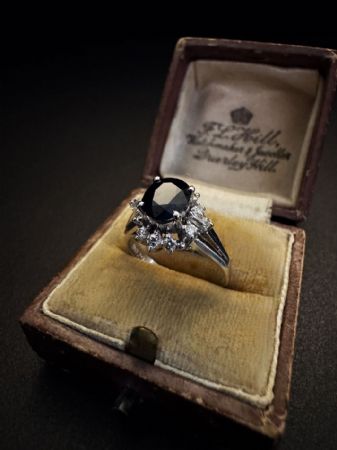 Bague en Platine avec Saphir et Diamants