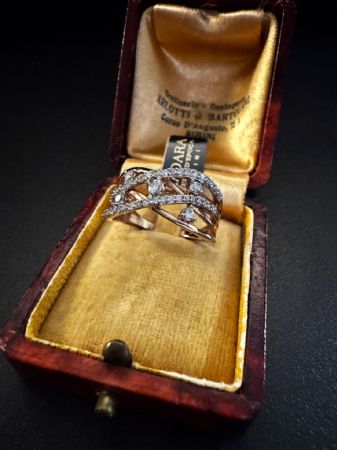Anello  in oro rosa  con  Diamanti  
