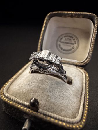 Anello  in  Platino  con  Diamanti  