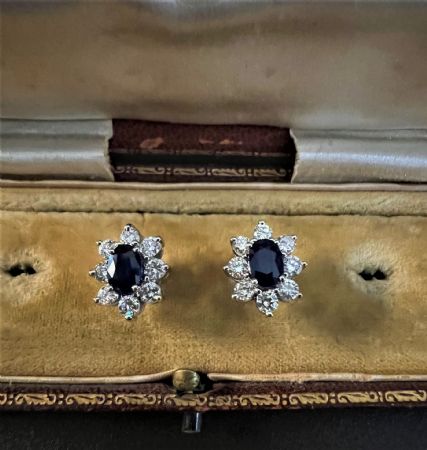 Boucles d'oreilles avec Saphirs et Diamants