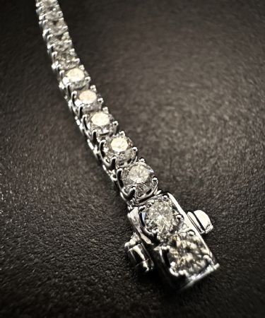 Pulseira de tênis com diamantes de 5,5 ct.